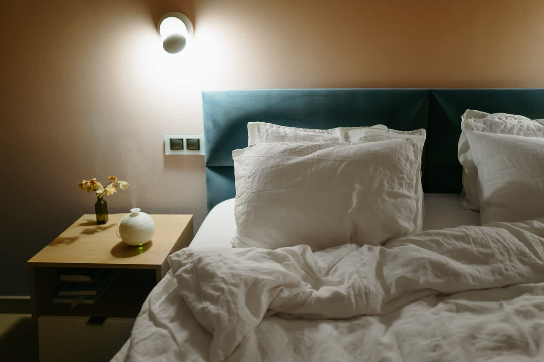 Masturbating Before Bed Is the Secret to Better Sleep